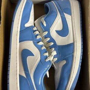 Air Jordan Retro I Low SE White/Legend Blue Patent NEW 9M/11W